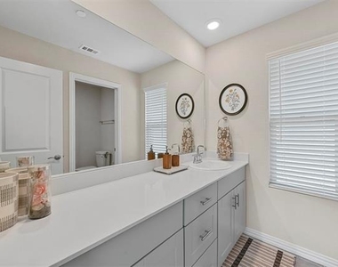 4001 Hackney Springs Lane - Photo Thumbnail 16