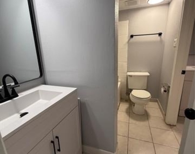 2742 Saint George Place - Photo Thumbnail 8