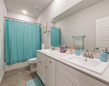 4525 Ward Street - Photo Thumbnail 16