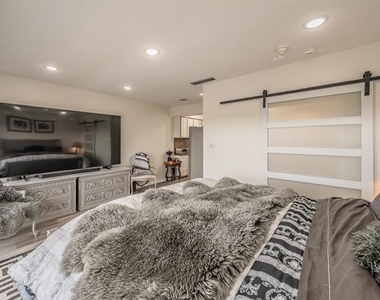 6211 W Northwest Highway - Photo Thumbnail 2