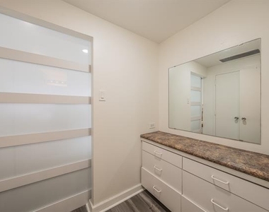 6211 W Northwest Highway - Photo Thumbnail 9