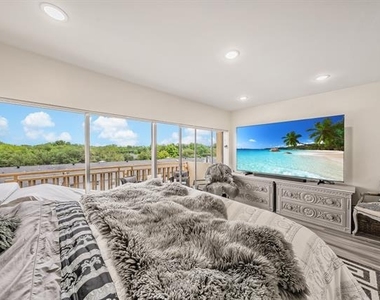 6211 W Northwest Highway - Photo Thumbnail 1