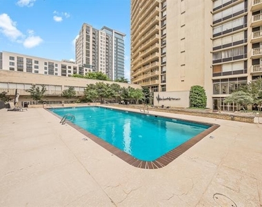6211 W Northwest Highway - Photo Thumbnail 14