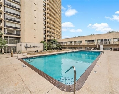 6211 W Northwest Highway - Photo Thumbnail 13