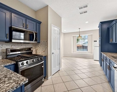2124 Newport Drive - Photo Thumbnail 12