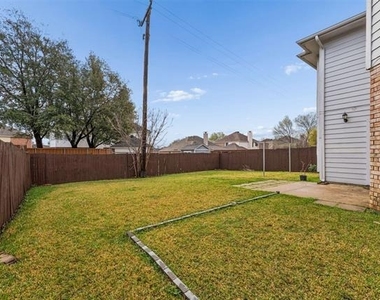 2124 Newport Drive - Photo Thumbnail 32