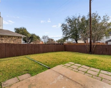 2124 Newport Drive - Photo Thumbnail 30