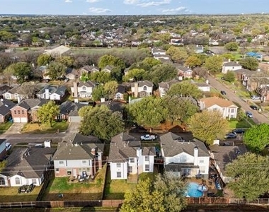 2124 Newport Drive - Photo Thumbnail 39