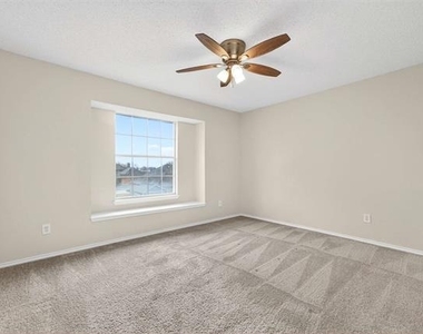2124 Newport Drive - Photo Thumbnail 26