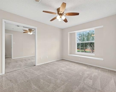 2124 Newport Drive - Photo Thumbnail 23