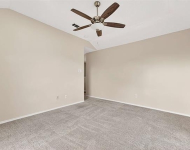 2124 Newport Drive - Photo Thumbnail 17