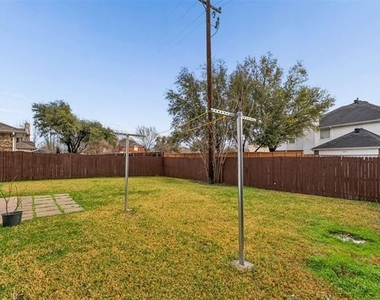 2124 Newport Drive - Photo Thumbnail 36