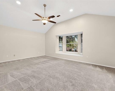 2124 Newport Drive - Photo Thumbnail 18