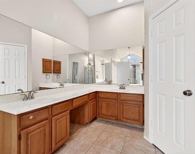 2124 Newport Drive - Photo Thumbnail 20