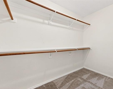 2124 Newport Drive - Photo Thumbnail 22