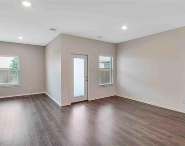 110 Real Quiet Lane - Photo Thumbnail 6
