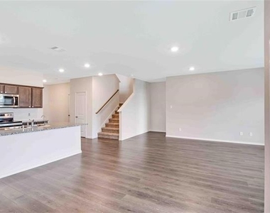 110 Real Quiet Lane - Photo Thumbnail 11