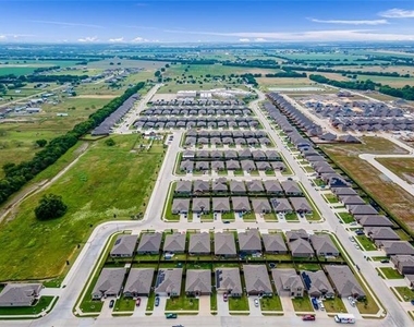 110 Real Quiet Lane - Photo Thumbnail 22