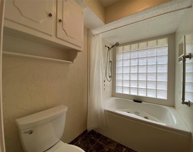 909 Hillsdale Drive - Photo Thumbnail 14