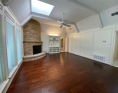 909 Hillsdale Drive - Photo Thumbnail 9