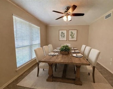 909 Hillsdale Drive - Photo Thumbnail 2