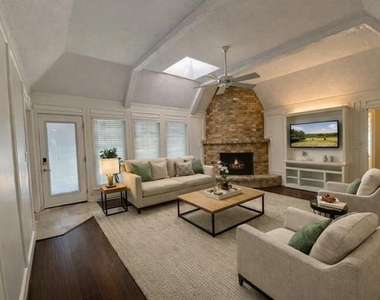 909 Hillsdale Drive - Photo Thumbnail 8