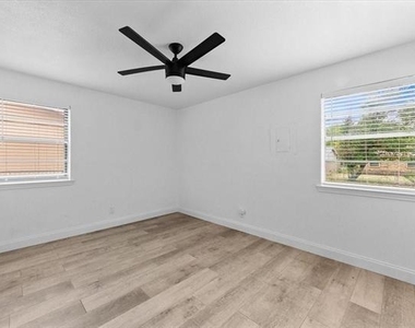 1628 Americana Boulevard - Photo Thumbnail 11
