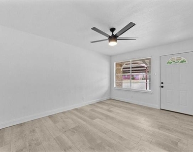1628 Americana Boulevard - Photo Thumbnail 3