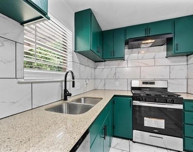 1628 Americana Boulevard - Photo Thumbnail 5