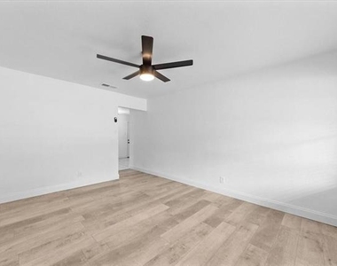 1628 Americana Boulevard - Photo Thumbnail 16