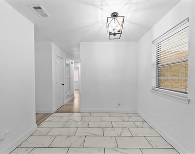1628 Americana Boulevard - Photo Thumbnail 7