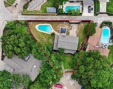 2709 Oak Circle - Photo Thumbnail 27