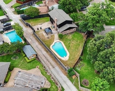 2709 Oak Circle - Photo Thumbnail 7