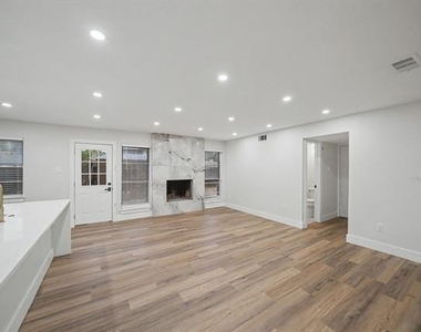 2709 Oak Circle - Photo Thumbnail 12