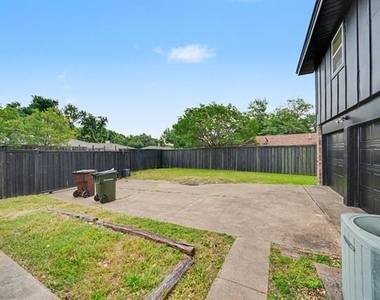 2709 Oak Circle - Photo Thumbnail 26