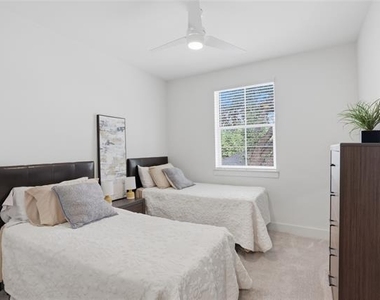 1005 Mount Auburn Avenue - Photo Thumbnail 15