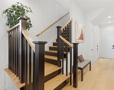 1005 Mount Auburn Avenue - Photo Thumbnail 9