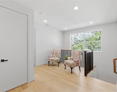 1005 Mount Auburn Avenue - Photo Thumbnail 10