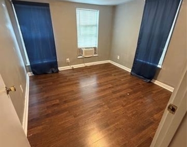 806 Tremont Street - Photo Thumbnail 12