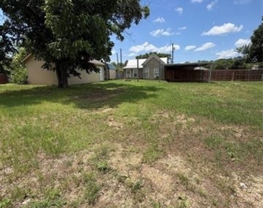 806 Tremont Street - Photo Thumbnail 15