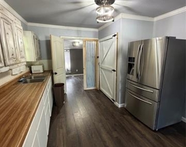 806 Tremont Street - Photo Thumbnail 4
