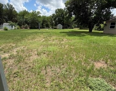 806 Tremont Street - Photo Thumbnail 16
