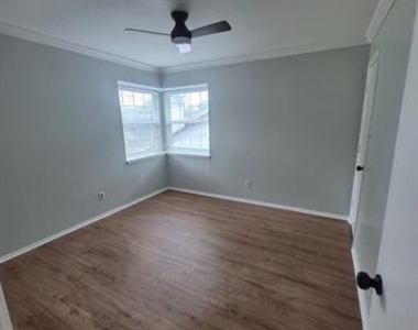 2913 David Drive - Photo Thumbnail 10