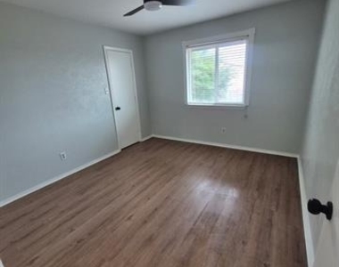 2913 David Drive - Photo Thumbnail 11