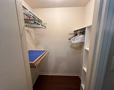 4349 Bellaire Drive S - Photo Thumbnail 9