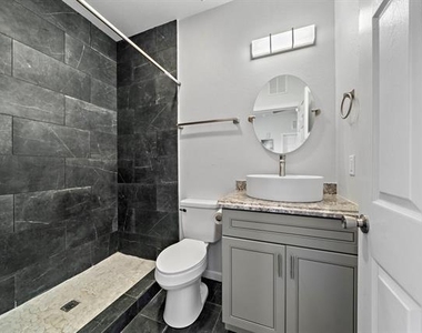 808 Sealy Street - Photo Thumbnail 20
