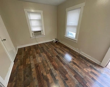 609 16th Street - Photo Thumbnail 1