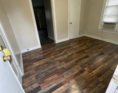 609 16th Street - Photo Thumbnail 2