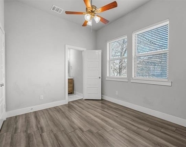 204 N Getzendaner Street - Photo Thumbnail 8