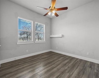 204 N Getzendaner Street - Photo Thumbnail 9